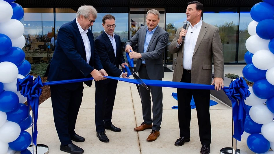 ZEISS celebrates the grand opening of the new Quality Excellence Center in Wixom, Michigan with the official ribbon cutting.